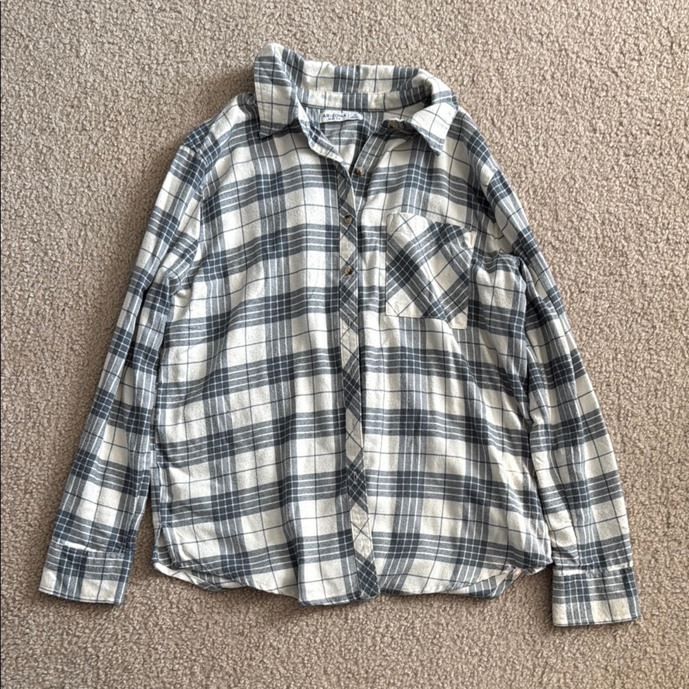 Arizona Jean Company Blue and White Button Down Shirt